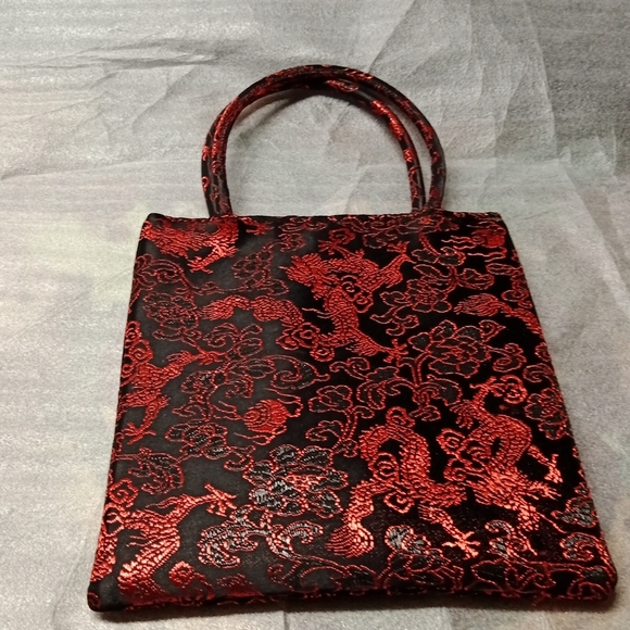 Sleek Black & Red Silky Asian Inspired Little Purse by Lindsey's - Picture 2 of 4